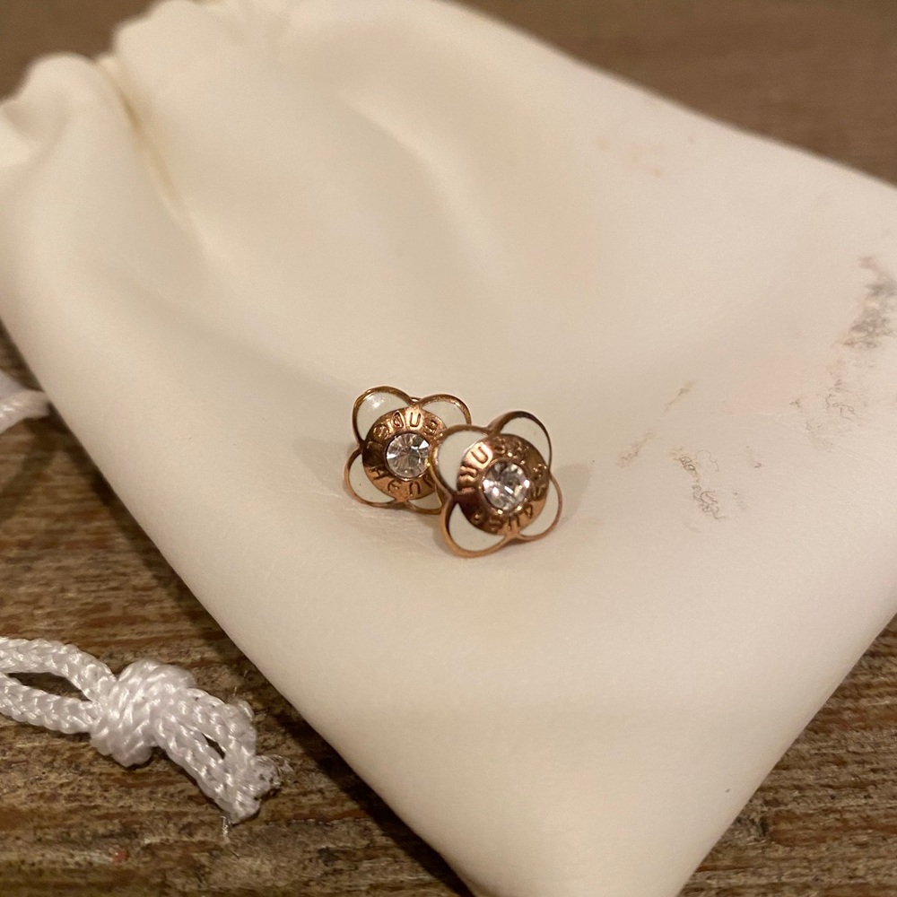 Henri Bendel Flower Stud with Diamond
